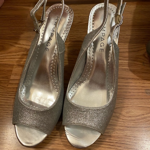 Heels - Picture 1 of 3